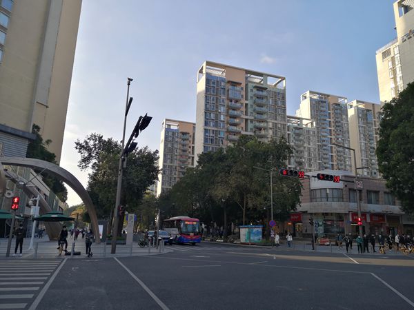 小孩在深圳读书要随迁户口吗